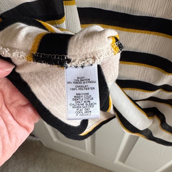 Loft Fashion Black and Gold Striped Tank Top - Picture 3 of 4